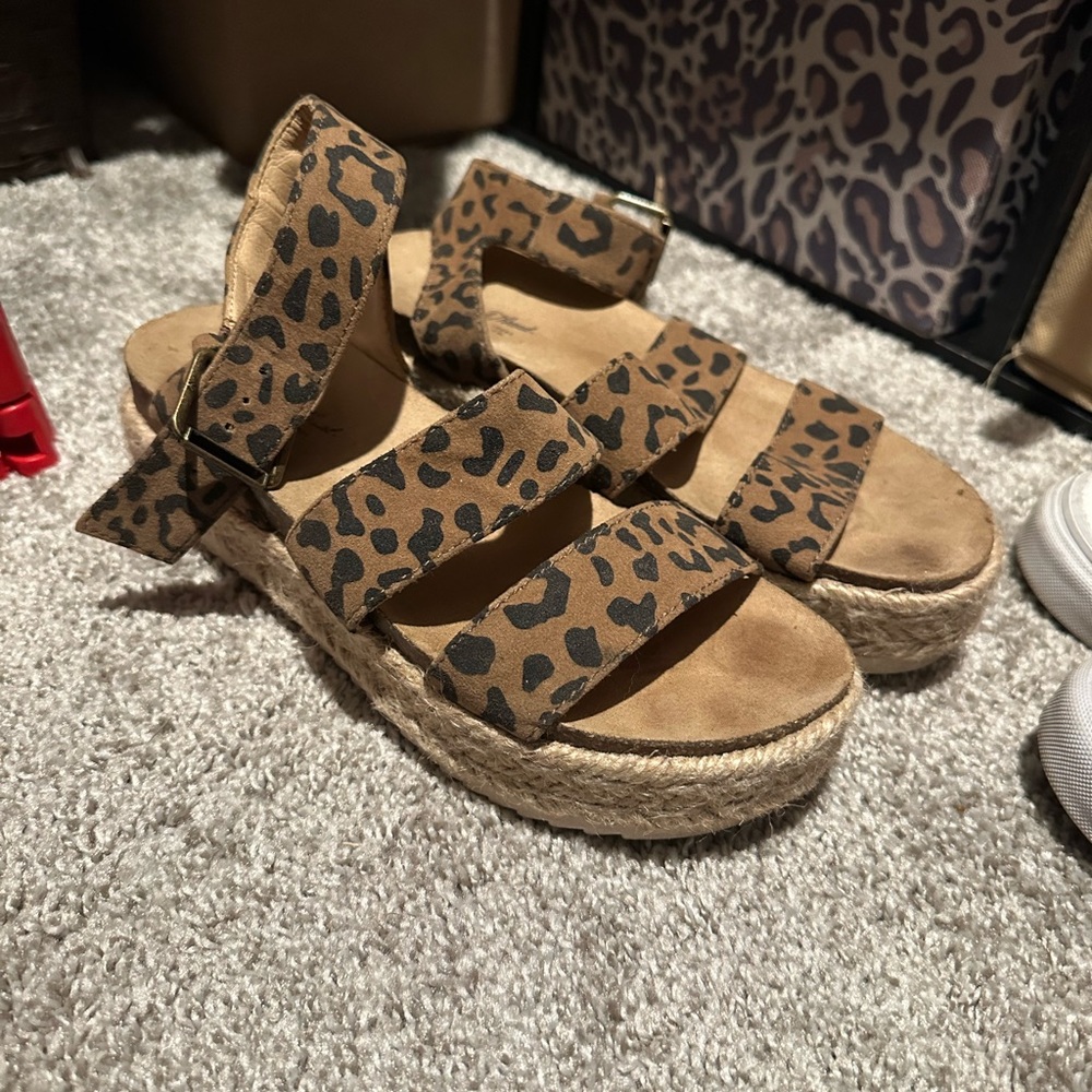 Leopard platform sandals